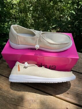 NWT and NIB CORKYS KAYAK TAN CANVAS SHOES